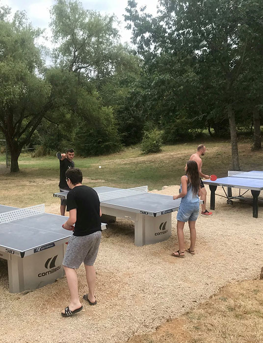 Torneos de ping-pong en el camping de 4 estrellas Le Chêne Vert, en Occitania