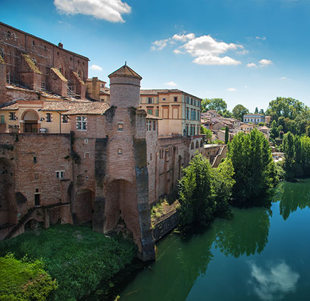 Gaillac, an unmissable part of Tarn that you can easily access from Le Chêne Vert campsite in Castelnau-de-Montmiral, Occitanie.