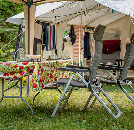 Camping pitches for tents on Le Chêne Vert campsite, Tarn, Occitanie